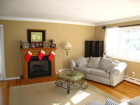 320 Vesper Ave, Middlesex, NJ 08846 photo 2