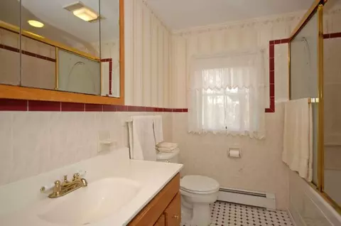 209 Grove Ave, Middlesex, NJ 08846 photo 19