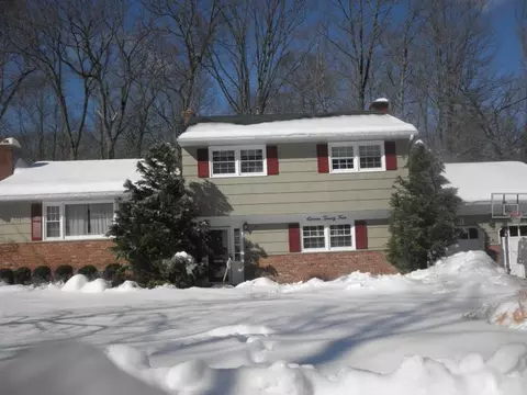 1124 Saddlebrook Rd, Mountainside, NJ 07092 photo 1