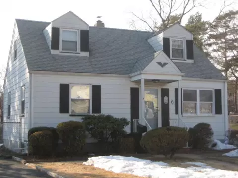 6 Hull Dr, Edison, NJ 08817 photo 2