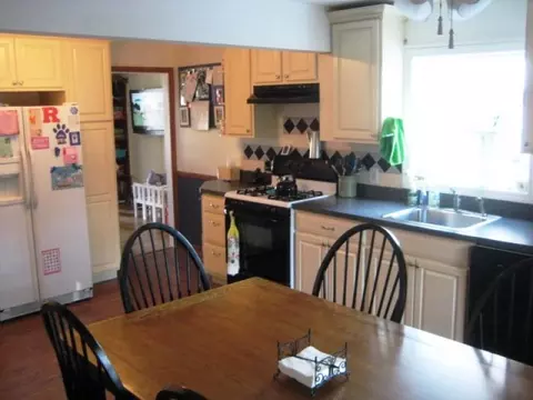 6 Hull Dr, Edison, NJ 08817 photo 8