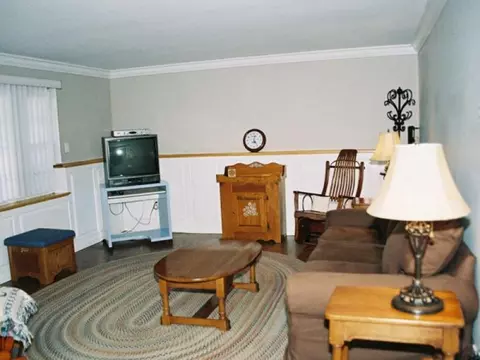 150 Truman Ter, Paramus, NJ 07652 photo 13