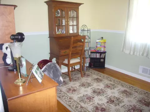 150 Truman Ter, Paramus, NJ 07652 photo 12