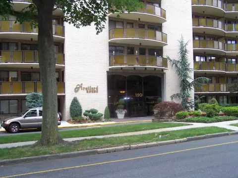 150 Overlook Ave #16G, Hackensack, NJ 07601 photo 1