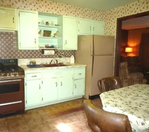 422 E Ridgewood Ave, Paramus, NJ 07652 photo 5