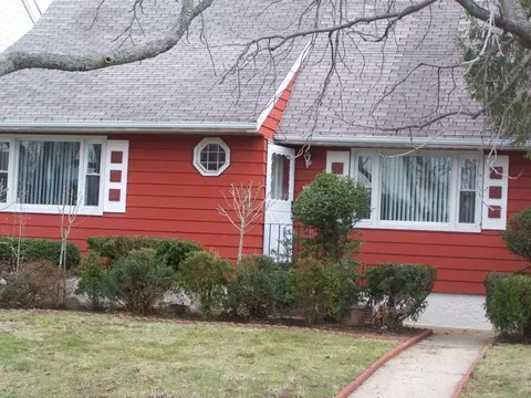 29 Davis Ave, Harrison, NJ 07029 photo 2