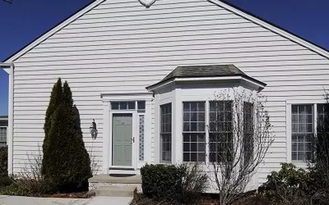 16 Mulberry Ct, Paramus, NJ 07652 photo 1
