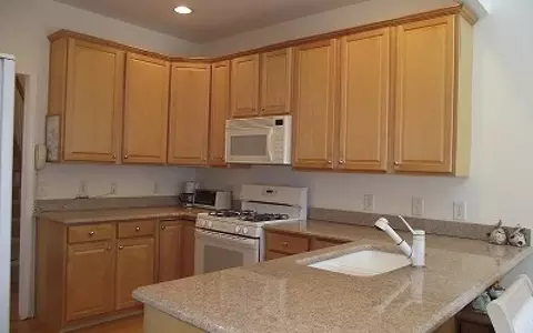 16 Mulberry Ct, Paramus, NJ 07652 photo 4