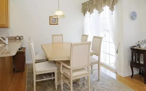 16 Mulberry Ct, Paramus, NJ 07652 photo 5