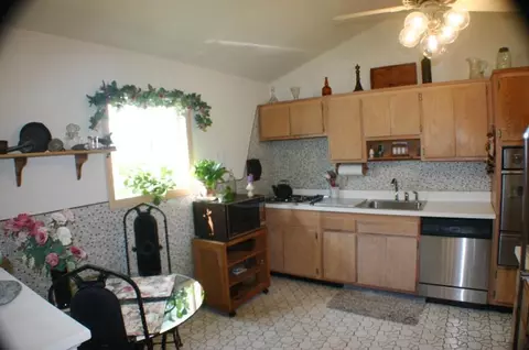 39 Highview Ter, Dover, NJ 07801 photo 3