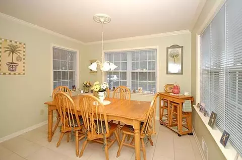 10 Berkeley Sq, Berkeley Heights, NJ 07922 photo 2