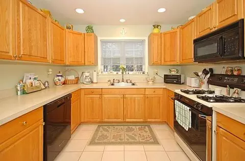 10 Berkeley Sq, Berkeley Heights, NJ 07922 photo 4