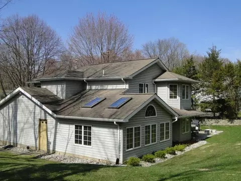 102 Kiwanis Dr, Wayne, NJ 07470 photo 2