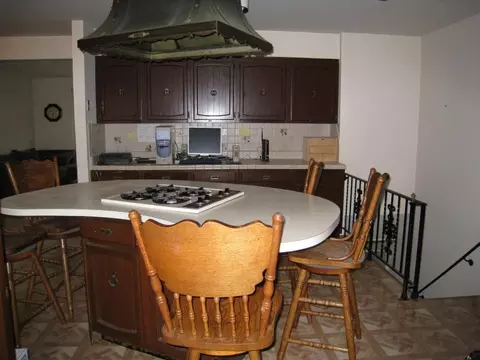 209 Hillcrest Dr, Paramus, NJ 07652 photo 5