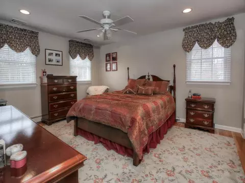 37 Maple Ave, Mendham, NJ 07945 photo 8
