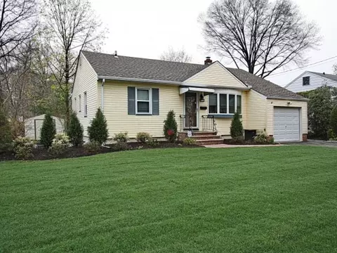 77 Kipling Ave, Springfield, NJ 07081 photo 1