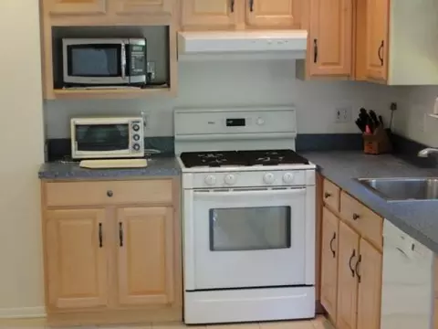 101 Deerfield Dr, Hackettstown, NJ 07840 photo 2