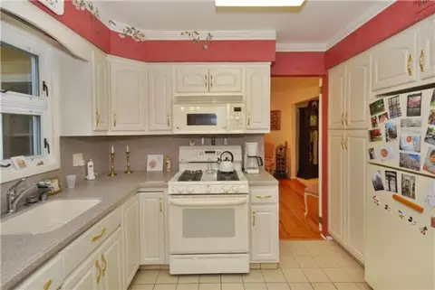 118 Trinity Ct, Paramus, NJ 07652 photo 8