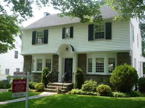 4 Edgewood Ter, Millburn, NJ 07041 photo 1