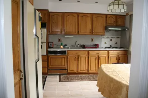 570 Coolidge Pl, Paramus, NJ 07652 photo 6