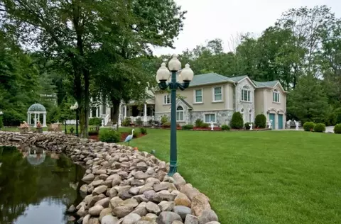 15 Ware Rd, Upper Saddle River, NJ 07458 photo 1