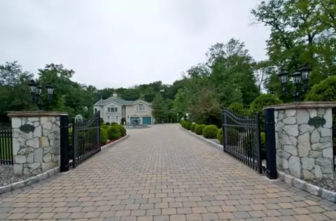 15 Ware Rd, Upper Saddle River, NJ 07458 photo 3