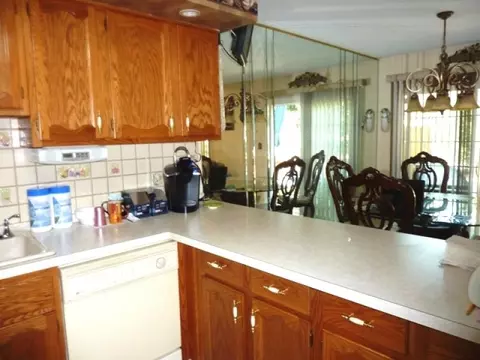 20 Dena Dr, Wanaque, NJ 07465 photo 4