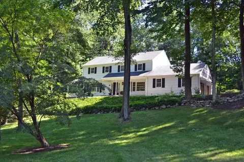 86 Hillcrest Dr, Upper Saddle River, NJ 07458 photo 2