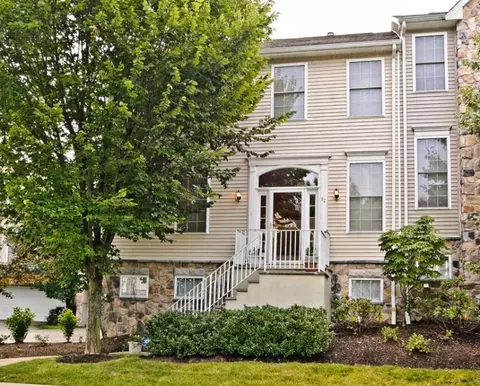 92 Arrowgate Dr, Randolph, NJ 07869 photo 1