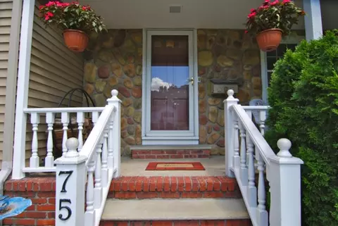 75 Legion Pl, Paramus, NJ 07652 photo 2