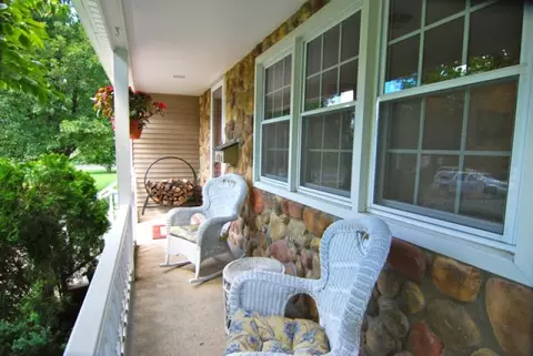 75 Legion Pl, Paramus, NJ 07652 photo 3