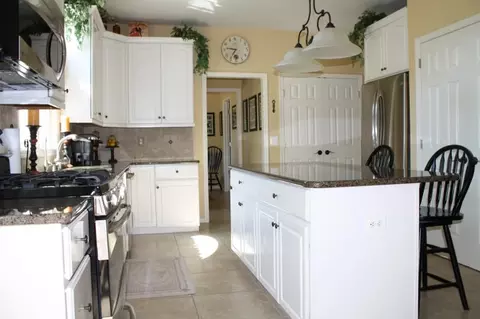 10 Sugar Maple Ln, Flemington, NJ 08822 photo 3