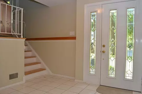 354 Maplewood Dr, Paramus, NJ 07652 photo 2