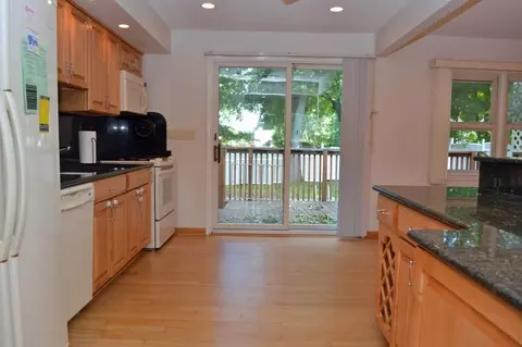 354 Maplewood Dr, Paramus, NJ 07652 photo 6