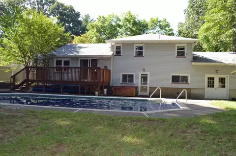 354 Maplewood Dr, Paramus, NJ 07652 photo 16