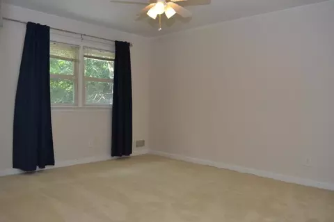 354 Maplewood Dr, Paramus, NJ 07652 photo 10
