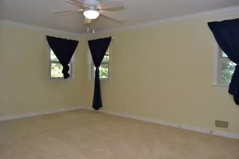 354 Maplewood Dr, Paramus, NJ 07652 photo 8