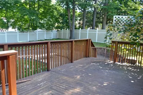 354 Maplewood Dr, Paramus, NJ 07652 photo 14
