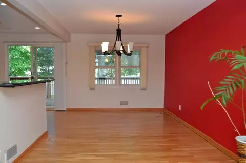 354 Maplewood Dr, Paramus, NJ 07652 photo 7