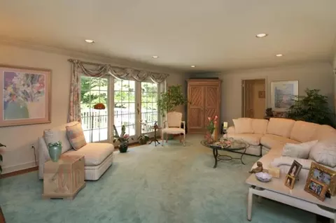 16 Brook Ct, Summit, NJ 07901 photo 2