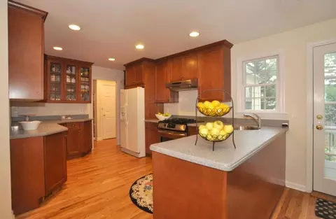 134 Maple St, Summit, NJ 07901 photo 5