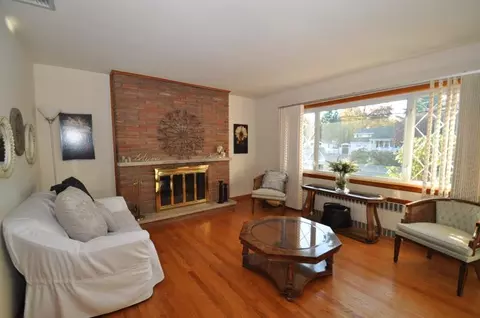 76 Terhune Rd, Clark, NJ 07066 photo 3