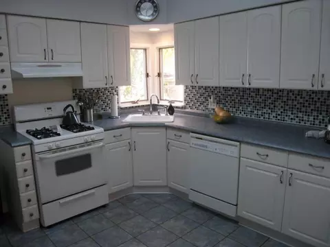 395 Berkeley Ave, Bloomfield, NJ 07003 photo 4