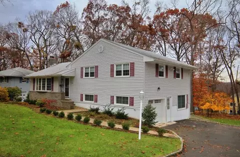 417 Timber Dr, Berkeley Heights, NJ 07922 photo 2