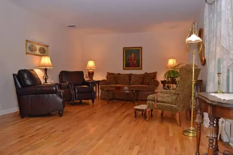 64 Huff Ter, Upper Saddle River, NJ 07458 photo 3