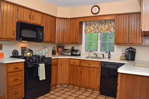 64 Huff Ter, Upper Saddle River, NJ 07458 photo 7