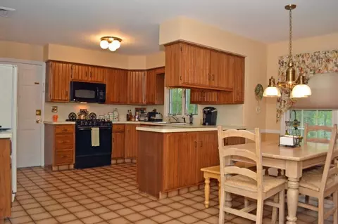 64 Huff Ter, Upper Saddle River, NJ 07458 photo 6