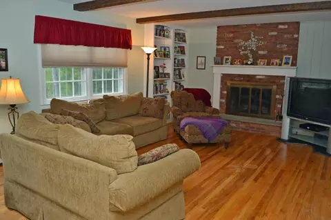 64 Huff Ter, Upper Saddle River, NJ 07458 photo 4