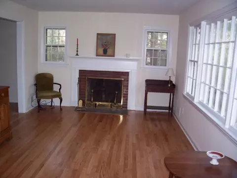467 Plainfield Ave, Berkeley Heights, NJ 07922 photo 2