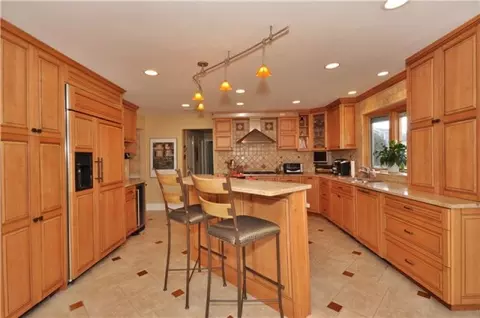 86 Robin Hood Way, Wayne, NJ 07470 photo 5